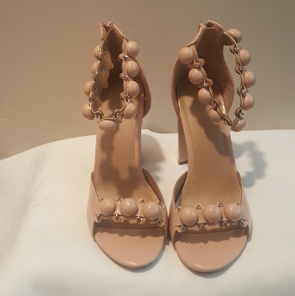 Beautiful cream and silver heels - Picture 2 of 5